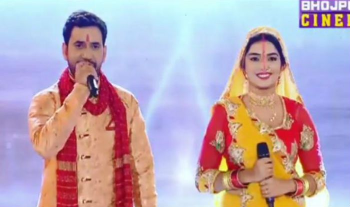Bhojpuri Actors Amrapali Dubey And Nirahua’s Stage Dance Performance on Chhath Puja Show ‘Jai Chhathhi Maiyya’ is Unbeatable, Watch Bhojpuri Actors Amrapali Dubey And Nirahua’s Stage Dance Performance on Chhath Puja Show ‘Jai Chhathhi Maiyya’ is Unbeatable, Watch
