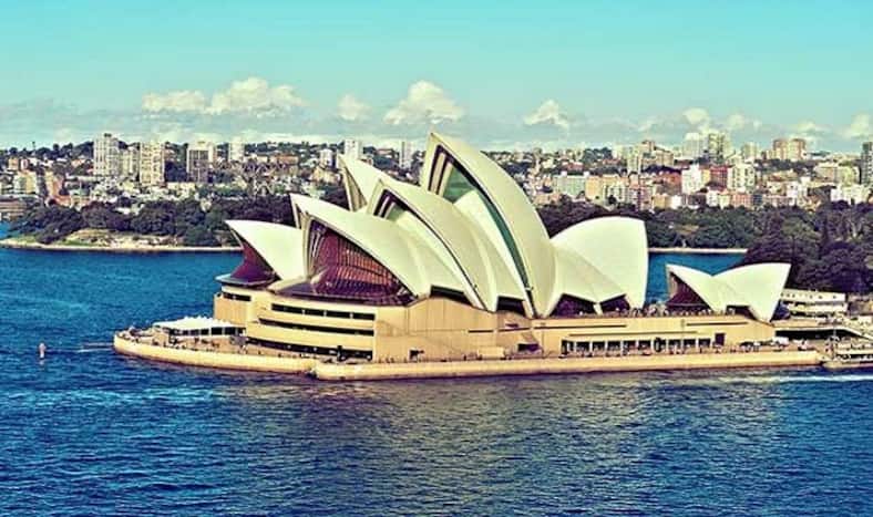 Dust Storm in Australia Delays Flights, Engulfs Opera House