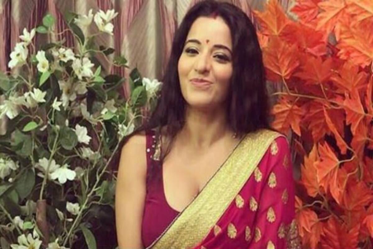 Akshara Singh Sex - Bhojpuri Bombshell And Nazar Fame Monalisa Sizzles in Hot Pink Saree in  Throwback Pic, Check Out | India.com