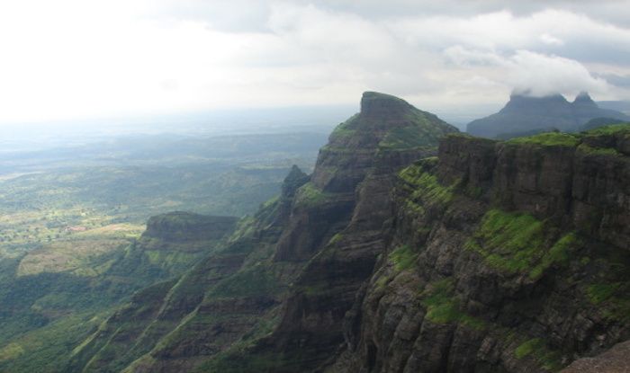 Maharashtra: Two Harishchandragad fort trekkers lose way, rescued | Pune  News - Times of India