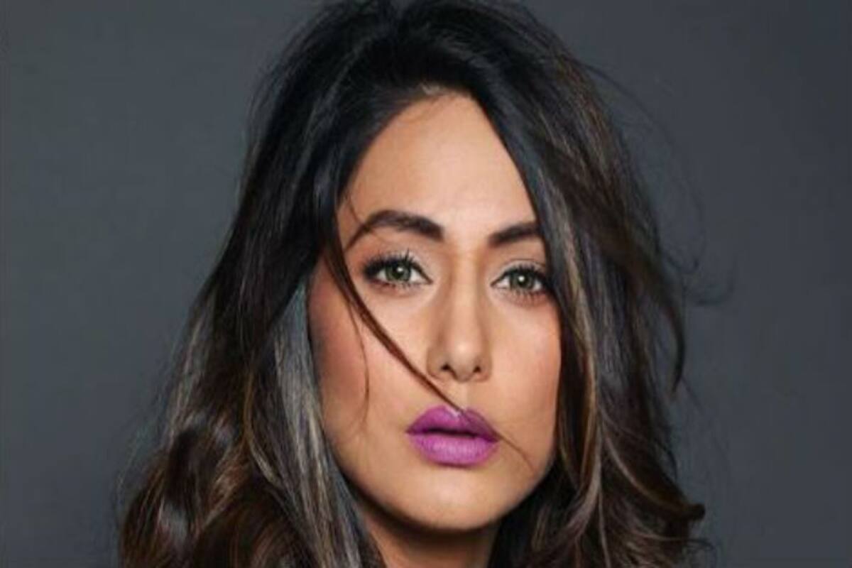 Television Actress And Bigg Boss Fame, Hina Khan Looks Hotter Than Hot in  Black Top And Bold Purple Lips â€“ See Picture | India.com