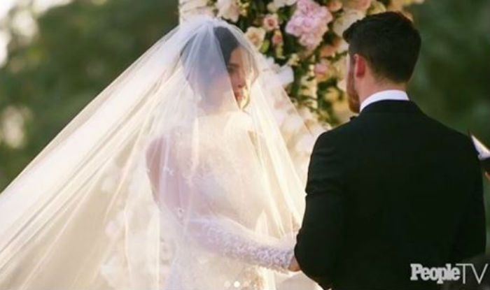 Nick jonas outlet wife veil