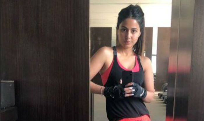 Hina Khan’s Gym Look in Pink Shorts is Full of Hotness, Check Latest ...