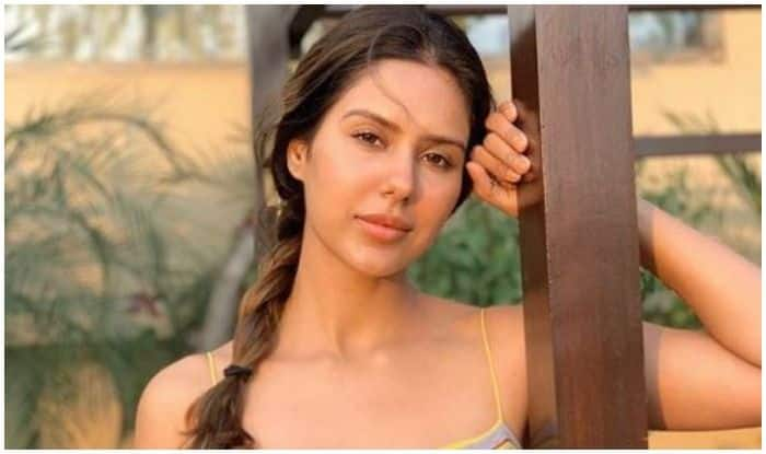 Punjabi Hotness Sonam Bajwa Raises Temperature With Her Sunkissed Picture See Here 