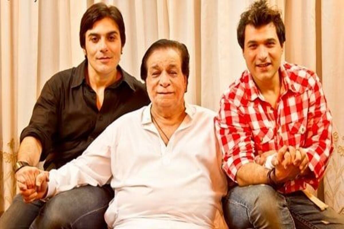 Remembering Kader Khan Looking Back At Some Of The Latest Pics Of The Late Veteran Actor With His Sons India Com