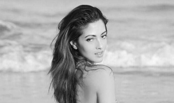 Ragini Mms Returns Fame Riya Sen Looks Bold And Sexy In Printed Bikini As She Poses Sensuously