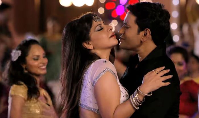 Bhojpuri Hot Dancer Sambhavna Seth Flaunts Her Sexy Thumkas With Dinesh Lal Yadav on New Item Number ‘Naa To Phurr Se Chiraiya Udd Jaai’ From Hero Vardiwala – Watch Bhojpuri Hot Dancer Sambhavna Seth Flaunts Her Sexy Thumkas With Dinesh Lal Yadav on New Item Number ‘Naa To Phurr Se Chiraiya Udd Jaai’ From Hero Vardiwala – Watch