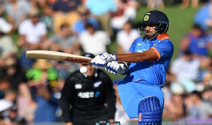 Live Cricket Score and Updates India vs New Zealand 1st ODI: Sun Halts Play Before Rohit Sharma Falls Early in 158 Chase