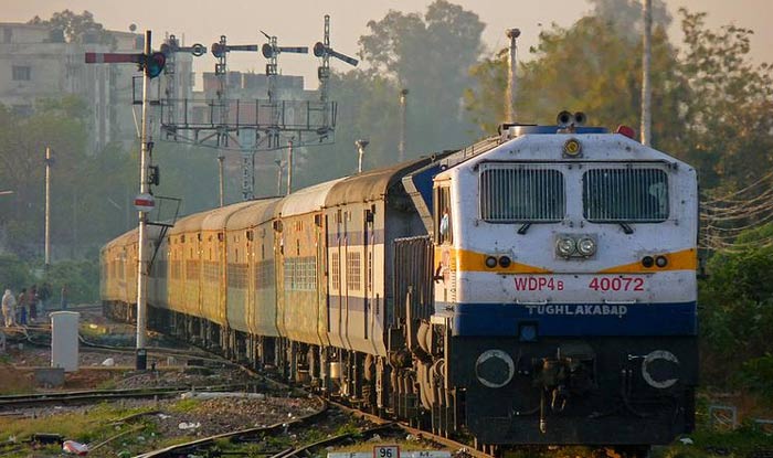 Passengers in Two AC Coaches of Jammu-Delhi Duronto Express Looted by