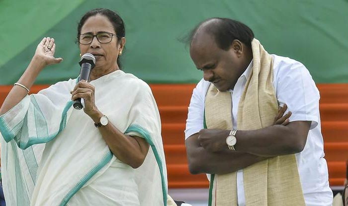 Karnataka CM Kumaraswamy Backs Mamata Banerjee as PM Face of Opposition's Grand Alliance, Says She is 'Simplest of the Simple'