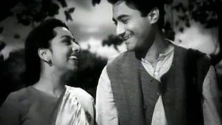 सुरैया ने समंदर में फेंक दी थी देव आनंद की सगाई की अंगूठी, फिर ताउम्र नहीं की किसी से शादी सुरैया ने समंदर में फेंक दी थी देव आनंद की सगाई की अंगूठी, फिर ताउम्र नहीं की किसी से शादी