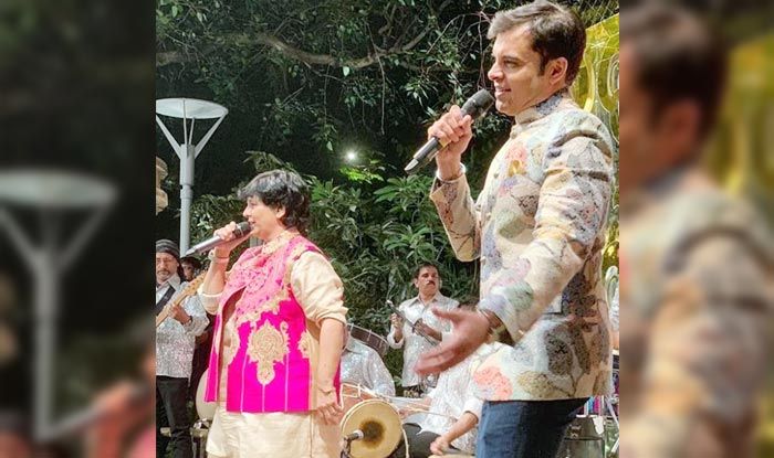 falguni pathak family