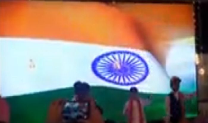 Karachi School Kids performing on Bollywood song