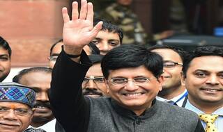 Union Budget 2019 LIVE News Hindi: मोदी सरकार ने स्लॉग ओवर में लगाए ताबड़तोड़ छक्के, लगा खुशियों का अंबार