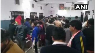 राजस्थान: अनियंत्रित ट्रक जुलूस में घुसा, 9 लोगों की मौत, 22 अन्य घायल राजस्थान: अनियंत्रित ट्रक जुलूस में घुसा, 9 लोगों की मौत, 22 अन्य घायल