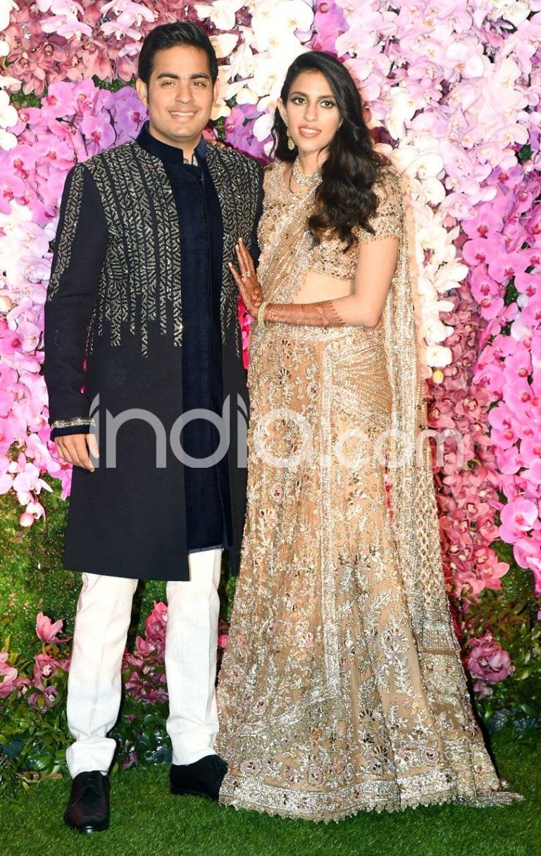 Akash Ambani-Shloka Mehta Post-Wedding Dinner: Newly-Weds Arrive at The ...