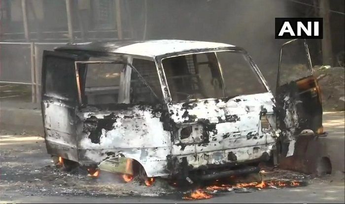 Car catches fire at deonar road in mumbai; no casualties reported so far