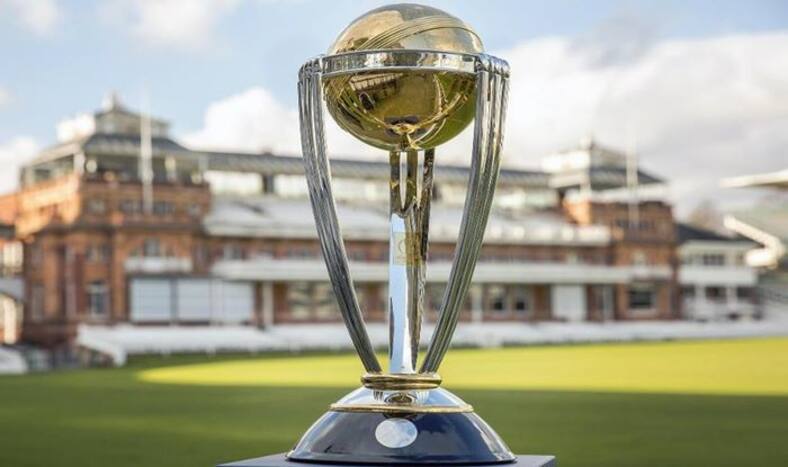 ICC Cricket World Cup 2019, World Cup 2019, World Cup Trophy Distribution, World Cup Trophy, Cricket News, Sachin Tendulkar, Michael Clarke, ICC Chairman, Shashank Manohar, World Cup 2019 Trophy, British Royal