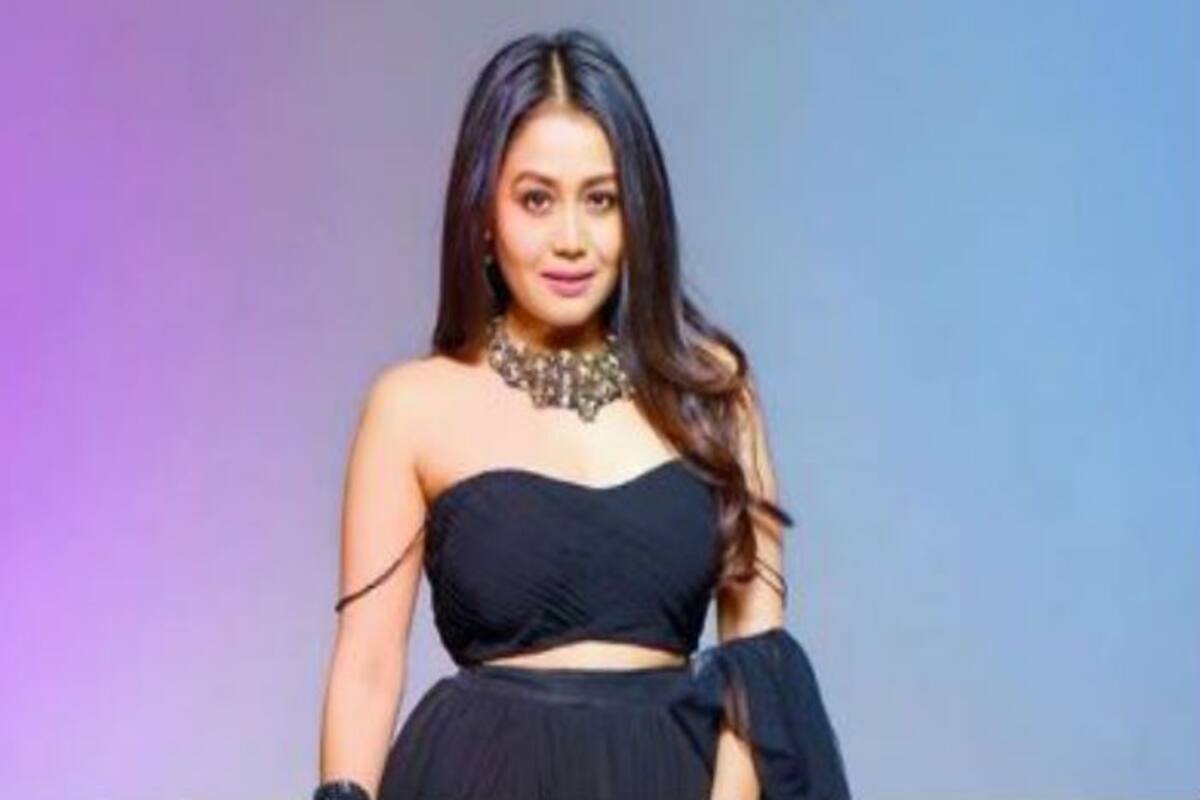 Hindi Singer Neha Kakkar Naked - Neha Kakkar Looks Smoking Hot in Gorgeous Black Crop Top And Fluffy Long  Skirt in Her Latest Photoshoot | India.com