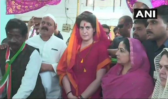 LS Polls 2019: Priyanka Gandhi Left Red-Faced as BJP Supporters Raise Pro-Modi Slogans in UP LS Polls 2019: Priyanka Gandhi Left Red-Faced as BJP Supporters Raise Pro-Modi Slogans in UP