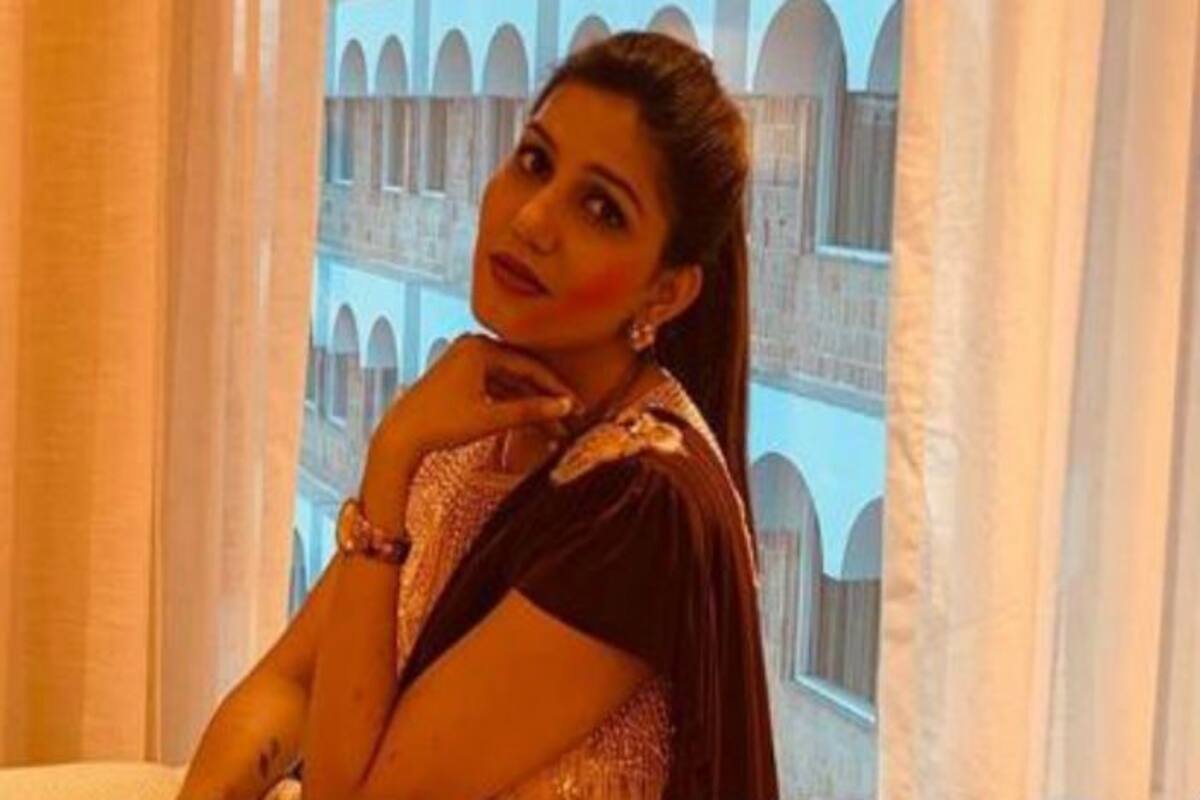 Sapna Choudhary Sex Video - Haryanvi Bombshell Sapna Choudhary Looks Super Hot in Sexy Brown Saree And  Colour on Her Face, Pictures Will Make You go Crazy | India.com