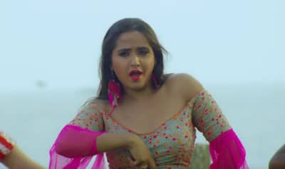 400px x 237px - Bhojpuri Hot Couple Khesari Lal Yadav And Kajal Raghwani's Sensuous Dance  in 'Daal De Kewadi Mein Killi' Song Crosses Over 24 Million Views- Watch |  India.com