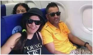 VIDEO: मिसेज धोनी गणित में 'गोल', 100 में से कितनी बार 10 घटेगा... ये भी नहीं जानतीं!