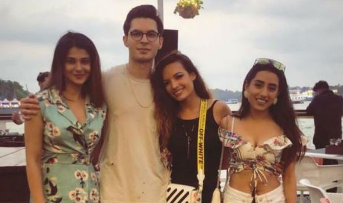 Jennifer Winget along with her friends