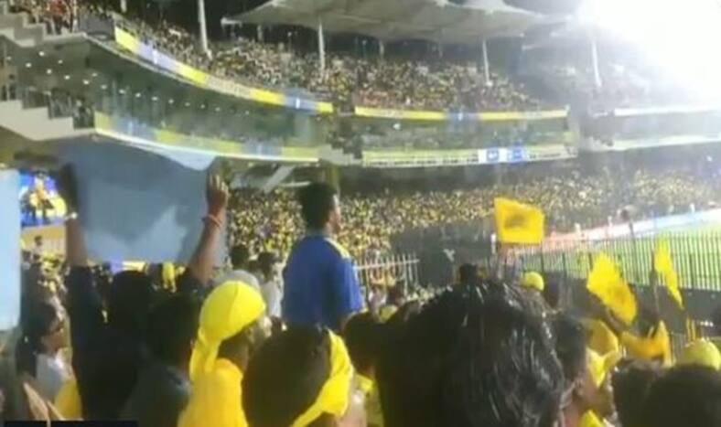 Sachin Tendulkar chants by Chennai fans at the Chepauk Stadium