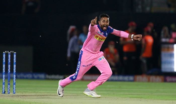 IPL 2019: Rajasthan Royals' Shreyas Gopal Becomes Second Player to Dismiss Virat Kohli, AB de Villiers in Same Innings Twice, Twitter Hails Young Leg-Spinner