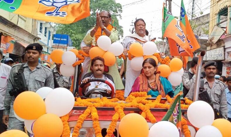 BJP leaders Mukul Roy and Roopa Ganguly