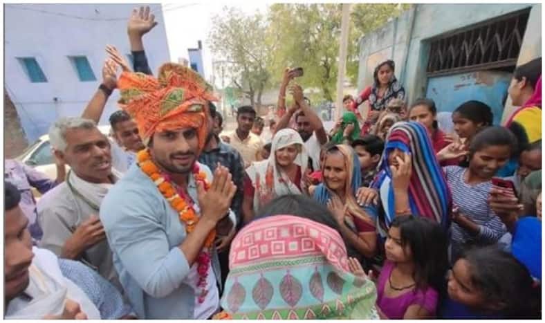 With Folded Hands, Prateik Babbar Campaigns For His Father Raj Babbar in UP's Fatehpur Sikri