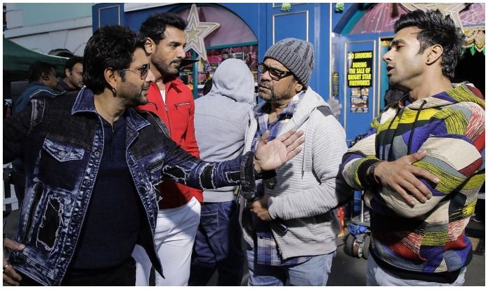 Anil Kapoor Makes The Most of The Last Day of Wifi on Paagalpanti's Sets Anil Kapoor Makes The Most of The Last Day of Wifi on Paagalpanti’s Sets