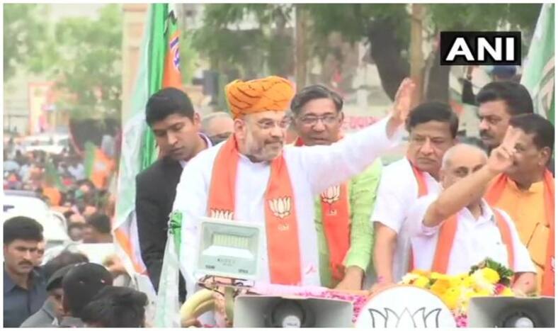 Lok Sabha Elections 2019: BJP President Amit Shah Conducts a Road Show in Gandhinagar's Kalol