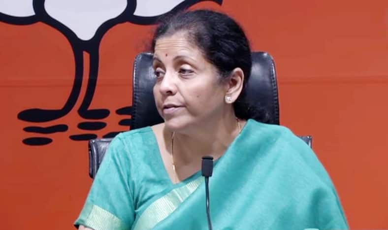 Rafale Review: 'It's Contempt of Court to Allege Things SC Never Said,' Says Sitharaman on Rahul's Reaction