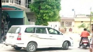 खनन घोटाला: यूपी-दिल्ली में 22 ठिकानों पर CBI के छापे, पूर्व मंत्री गायत्री प्रजापति के यहां भी रेड खनन घोटाला: यूपी-दिल्ली में 22 ठिकानों पर CBI के छापे, पूर्व मंत्री गायत्री प्रजापति के यहां भी रेड