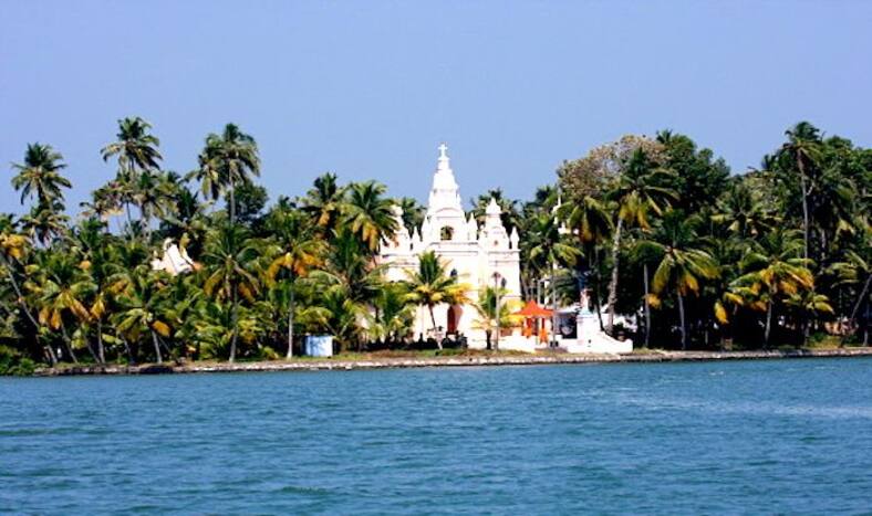 places to visit in ashtamudi kerala