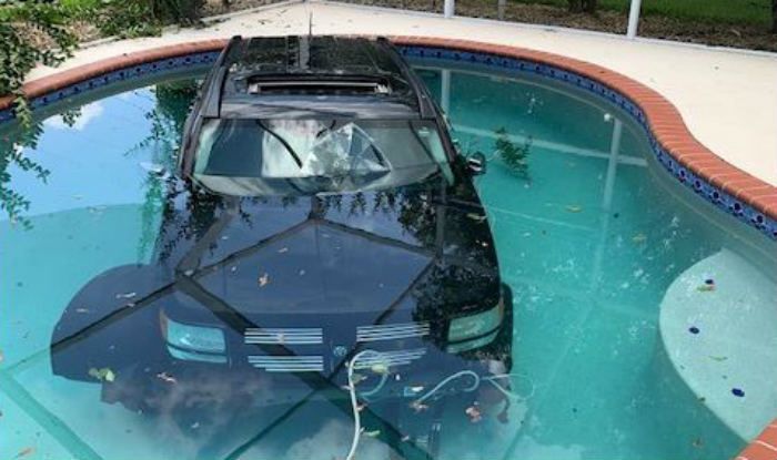 Carpooling Much! Florida Driver Loses Control of His Car, Drives it ...