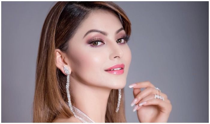 Urvashi Rautela’s Sizzling Look on Magazine Cover Leaves Internet ...