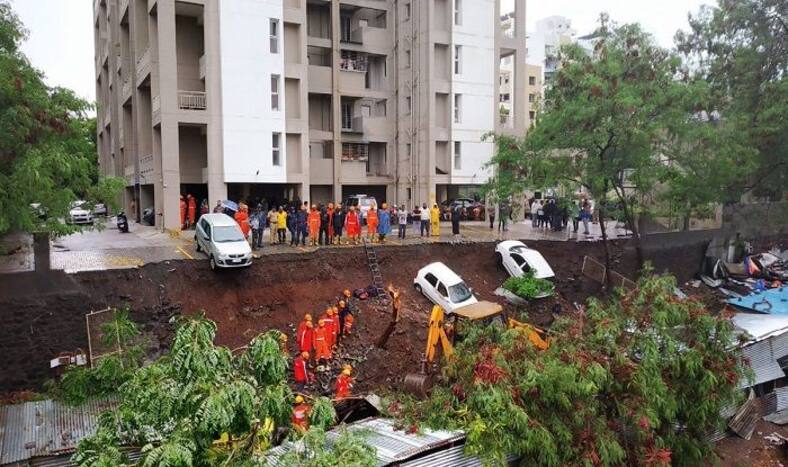 Pune: 17 Killed After Residential Complex Wall Collapses Due to Rains; Rs 5 Lakh Promised to Kin of Dead