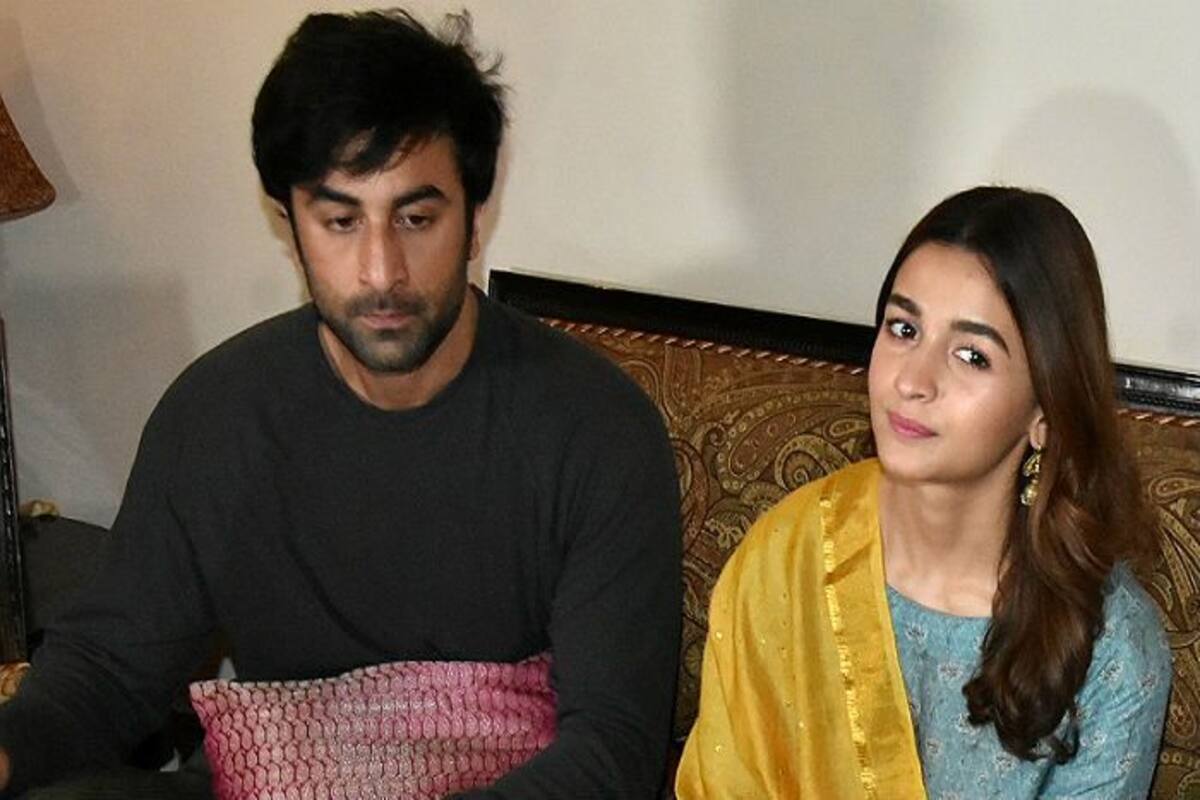 Ranbir Kapoor Sheds Tears, Goes All Filmy While Asking For Alia Bhatt's Hand From Daddy Mahesh Bhatt? | India.com