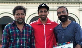 Ayushmann khurrana wraps up shoojit sircar's gulabo sitabo, shares pictures with team
