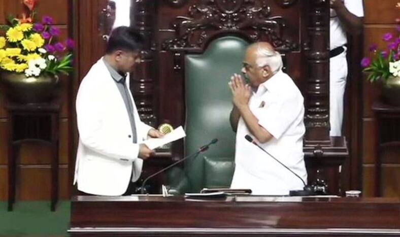 Karnataka Floor Test: Yediyurappa Wins Trust Vote, Speaker Ramesh Kumar Resigns