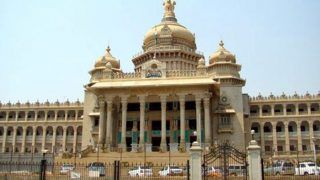कर्नाटक संकट: संवैधानिक तौर पर अयोग्य घोषित नहीं किए जा सकेंगे बागी विधायक कर्नाटक संकट: संवैधानिक तौर पर अयोग्य घोषित नहीं किए जा सकेंगे बागी विधायक