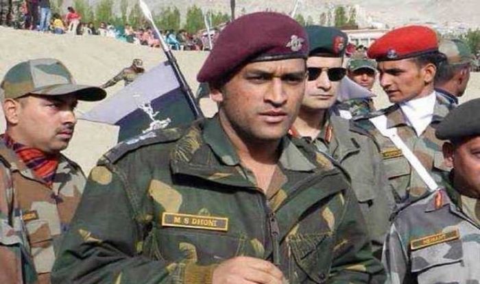 MS Dhoni, MS dhoni Indian Army, MS Dhoni to Serve in Kashmir, Dhoni Assigned Patrolling, Guard Duty in Kashmir, Dhoni-Army-Kashmir, Dhoni to Perform Patrolling Duty, MS Dhoni Parachute Regiment, Lieutenant Colonel MS Dhoni, Cricket News, India vs West Indies 2019, Dhoni Joins Indian Army