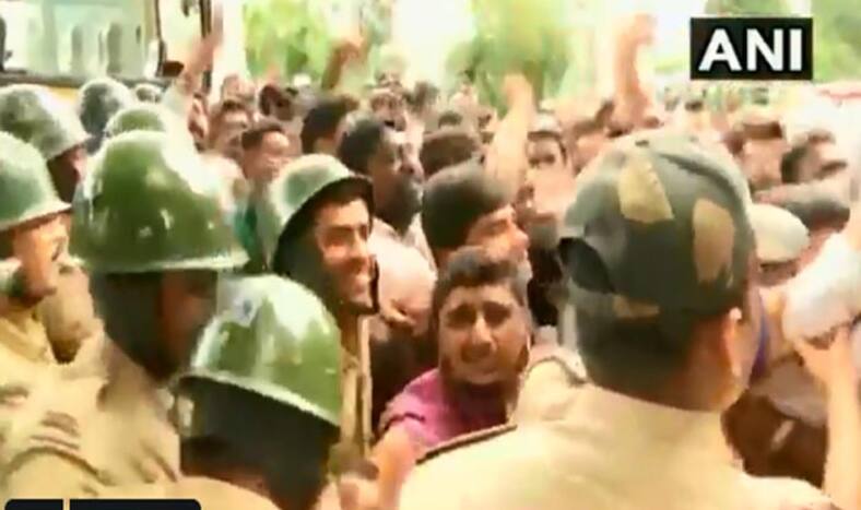 कर्नाटक में गहराते संकट के बीच बेंगलुरु में दो दिन के लिए धारा 144 लागू
