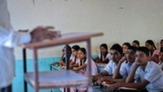 दिल्ली सरकार के स्कूलों में उर्दू शिक्षकों के 631 और पंजाबी के 716 पद खाली दिल्ली सरकार के स्कूलों में उर्दू शिक्षकों के 631 और पंजाबी के 716 पद खाली