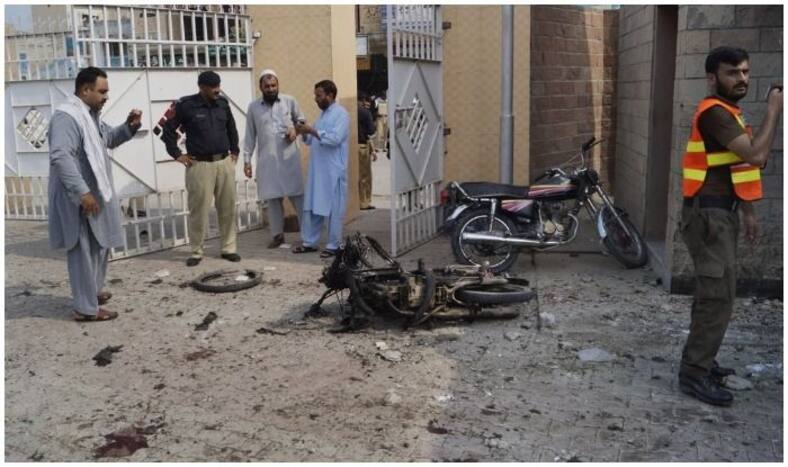 उत्तर-पश्चिम पाकिस्तान में आत्मघाती हमला, सात लोगों की मौत, तालिबान ने ली जिम्मेदारी