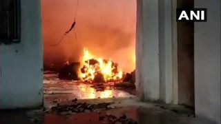 Maharashtra: Fire Breaks Out at Factory in Narpoli, 2 Fire Tenders Rushed Maharashtra: Fire Breaks Out at Factory in Narpoli, 2 Fire Tenders Rushed