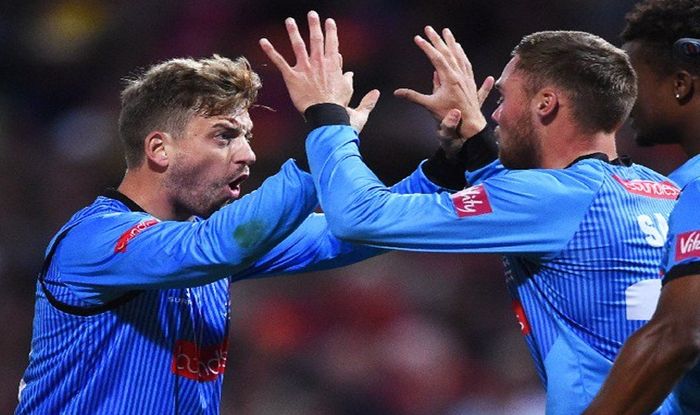 https://static.india.com/wp-content/uploads/2019/08/Will-Beer-of-Sussex-celebrates-a-wicket-with-his-teammates-during-Vitalityt-T20-Blast_Twitter.jpg